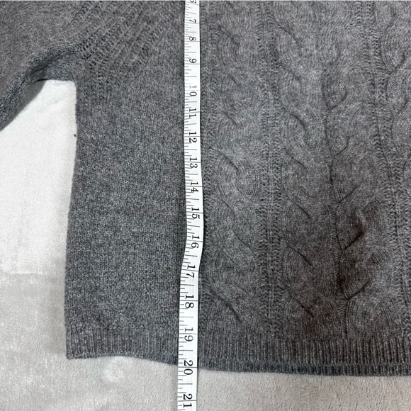 Banana Republic Gray Gifting Cable Knit Wool Sweater Sz S - Picture 6 of 9
